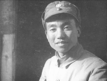 1945年8月30日，曾克林率领冀热辽军区第16军区两个团约4000余人，在苏联