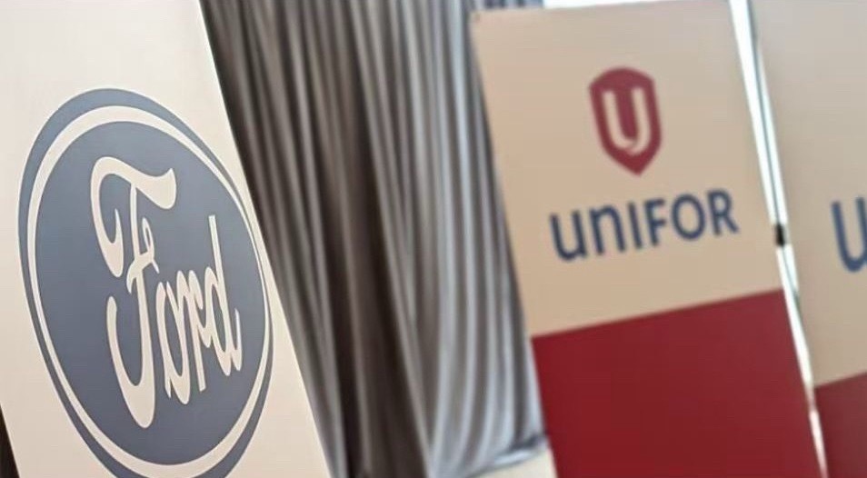 福特汽车 近日，福特汽车表示，已与加拿大汽车工会Unifor达成一项为期三年的劳