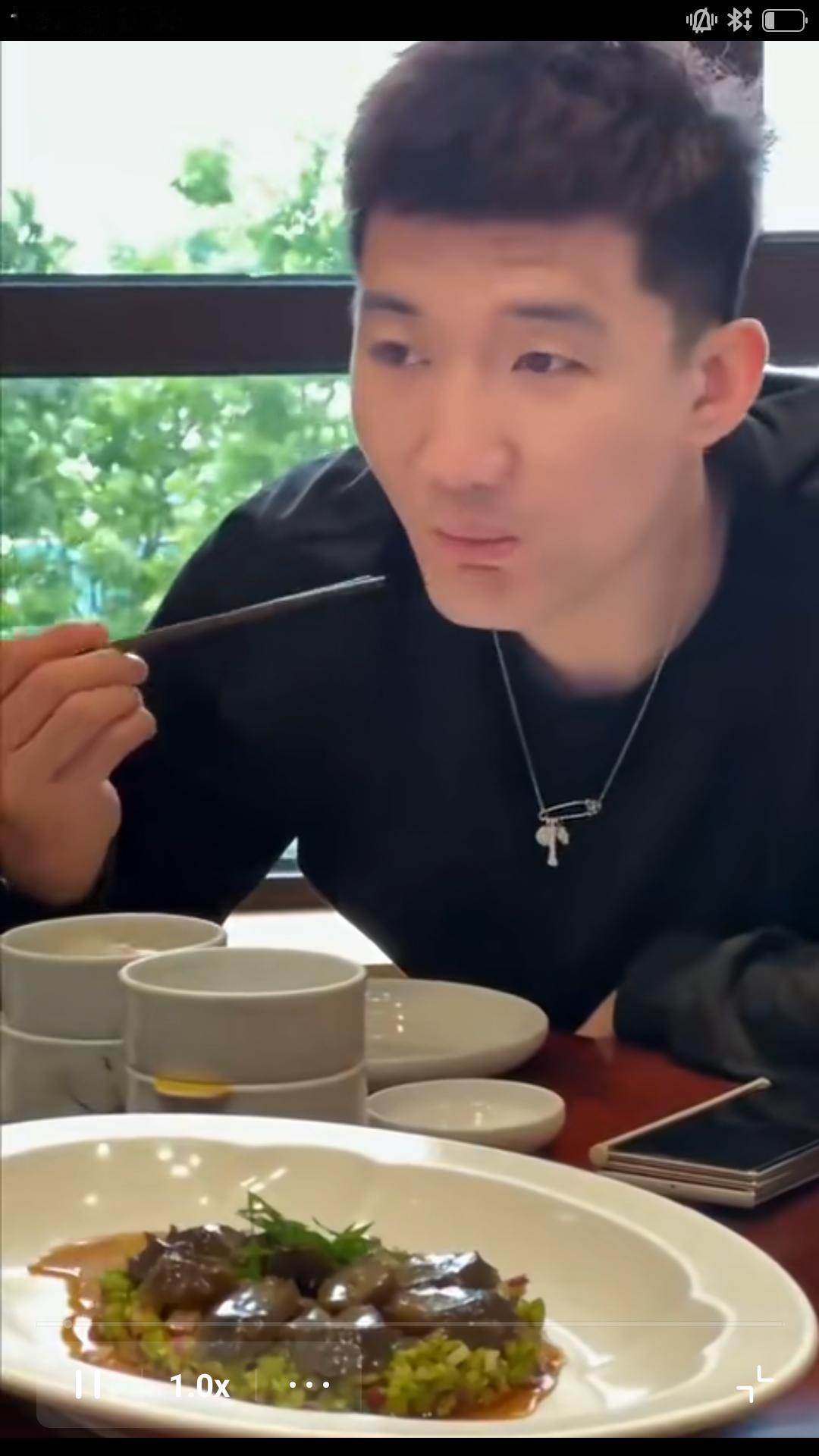 据浙媒消息，昨天广厦队当家球星孙明辉更新作品，分享器械训练照片。配文到:先补充一