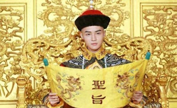 翰林院庶吉士在散馆之后若没通过考试，他们将会面临哪些具体的后果与影响呢？
乾隆三