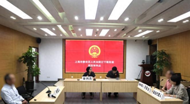 “太感人了！”上海，一男子自幼患有精神疾病，他的家人留给他一座房子，让他在上海自