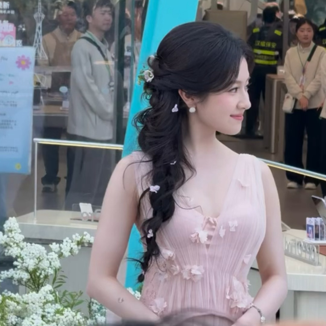 今天完全是花仙子，花神射箭🏹🧚🏻♂️李兰迪粉色仙女裙侧编发 李兰迪花神射箭