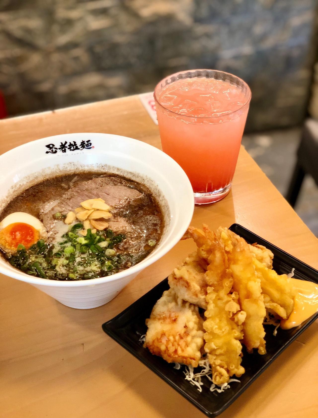 📍广州 忍者極致·日式拉面专门店(天河南店)
一家在六运小区里开业九年的宝藏拉