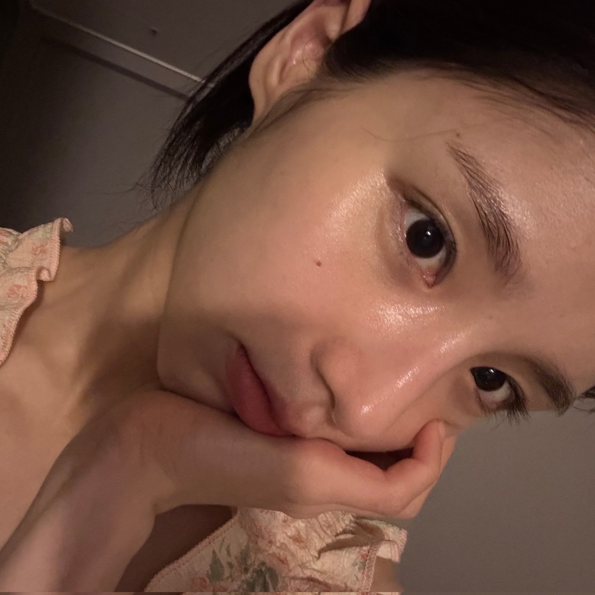 250802🫧heejin田姬振 护肤完毕！ ​​​