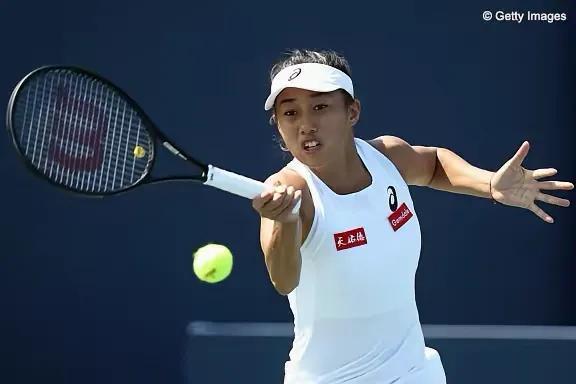 WTA1000辛辛那提站首轮上演大逆转，37岁张帅在先丢一盘的情况下翻盘击败美国