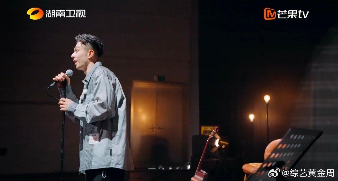 湖南卫视见证最纯粹的舞台信仰！周柏豪不恋数据、不贪规模，始终以真心对待歌迷，每一