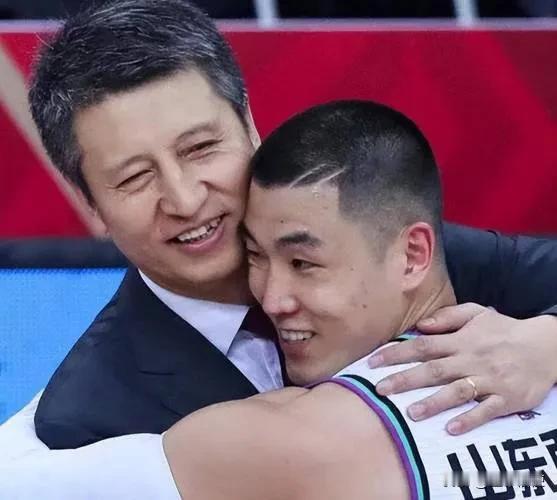 硬仗预警！中国男篮对决印度双塔

中国男篮过往亚洲杯4战印度全胜，最大狂胜72分