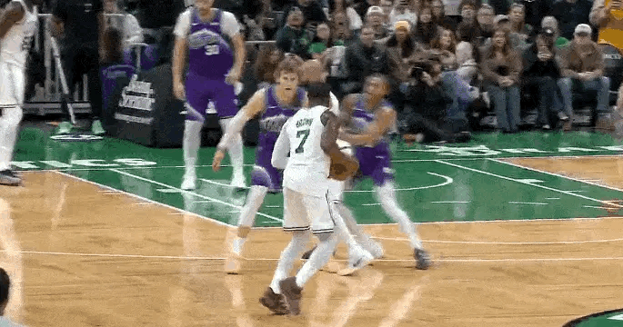 不是，这都不吹犯规吗😂😂😂爵士vs凯尔特人 ​​​