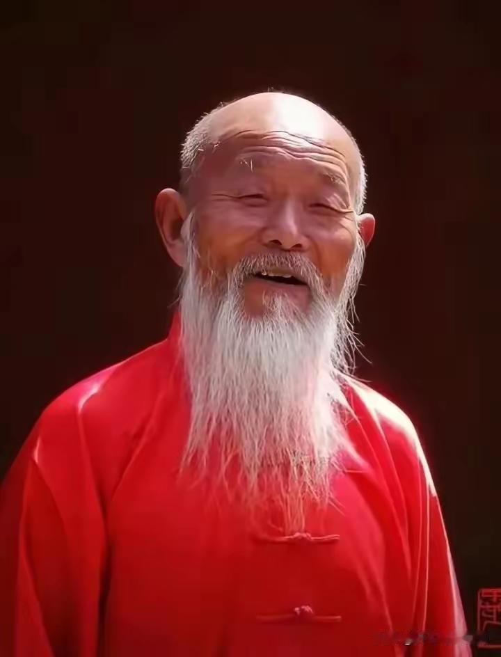 六十花甲既已秋，
青春年华不再有。
余生我该怎样过，
平安喜乐少烦忧。