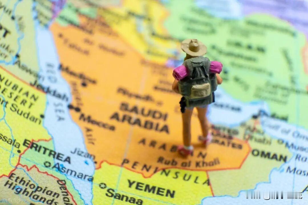 4月12日晚上， 就在美伊21小时谈判破裂的当日，阿联酋阿布扎比王储哈立德突然到