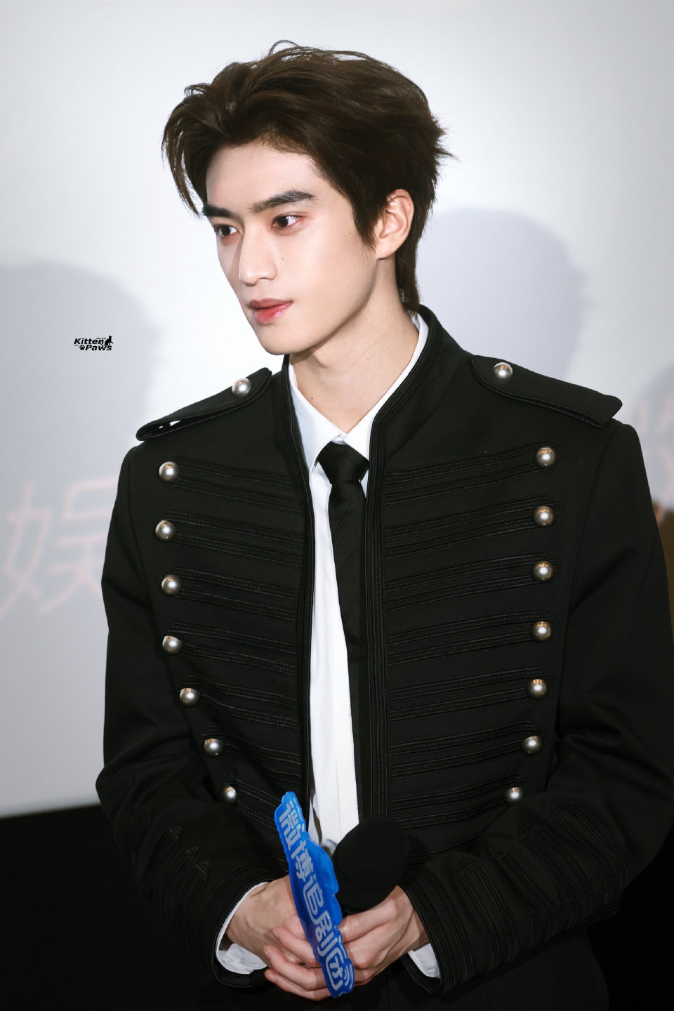 张康乐 zkl张康乐冰湖重生 “你是我跨越山河万里，携带着芳香也要碰面的光”