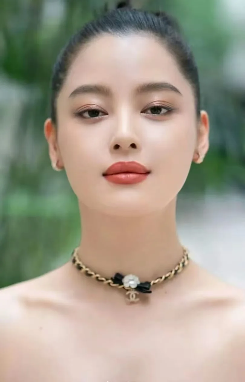 辛芷蕾的撩人范真是绝了有辨识度的美