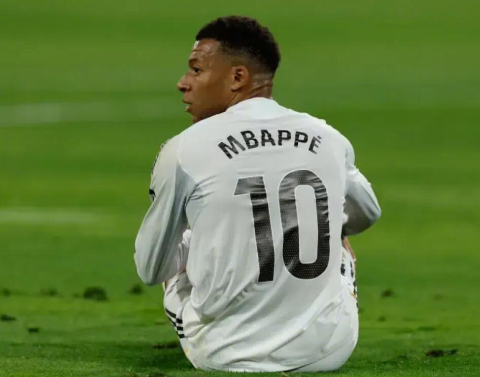 《马卡报》记者何塞-乌尔塔多在最新的专栏文章中透露，球队战绩不佳，让姆巴佩有些心