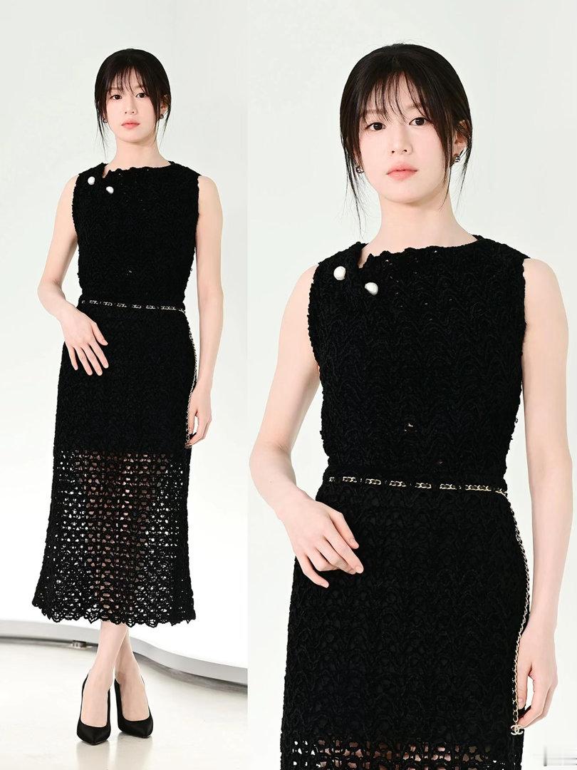 今日亮相香奈儿2026高级手工坊首尔复刻大秀的众星们。金高银、高允真、桂纶镁、T