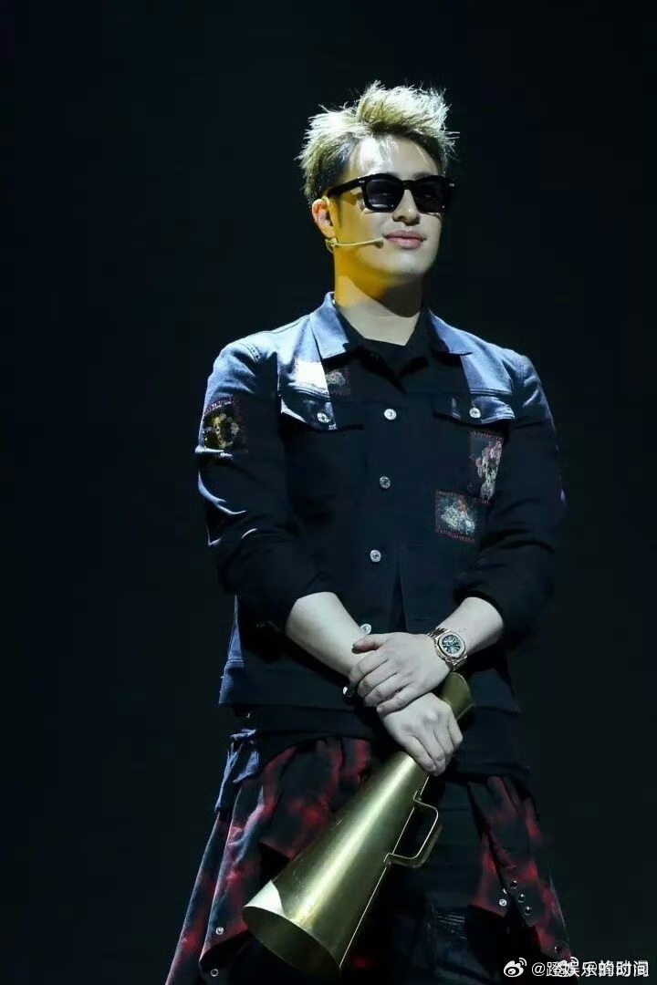 潘玮柏出道4分之1个世纪潘玮柏出道25年了 谁的青春没有潘玮柏！出道25年，歌声