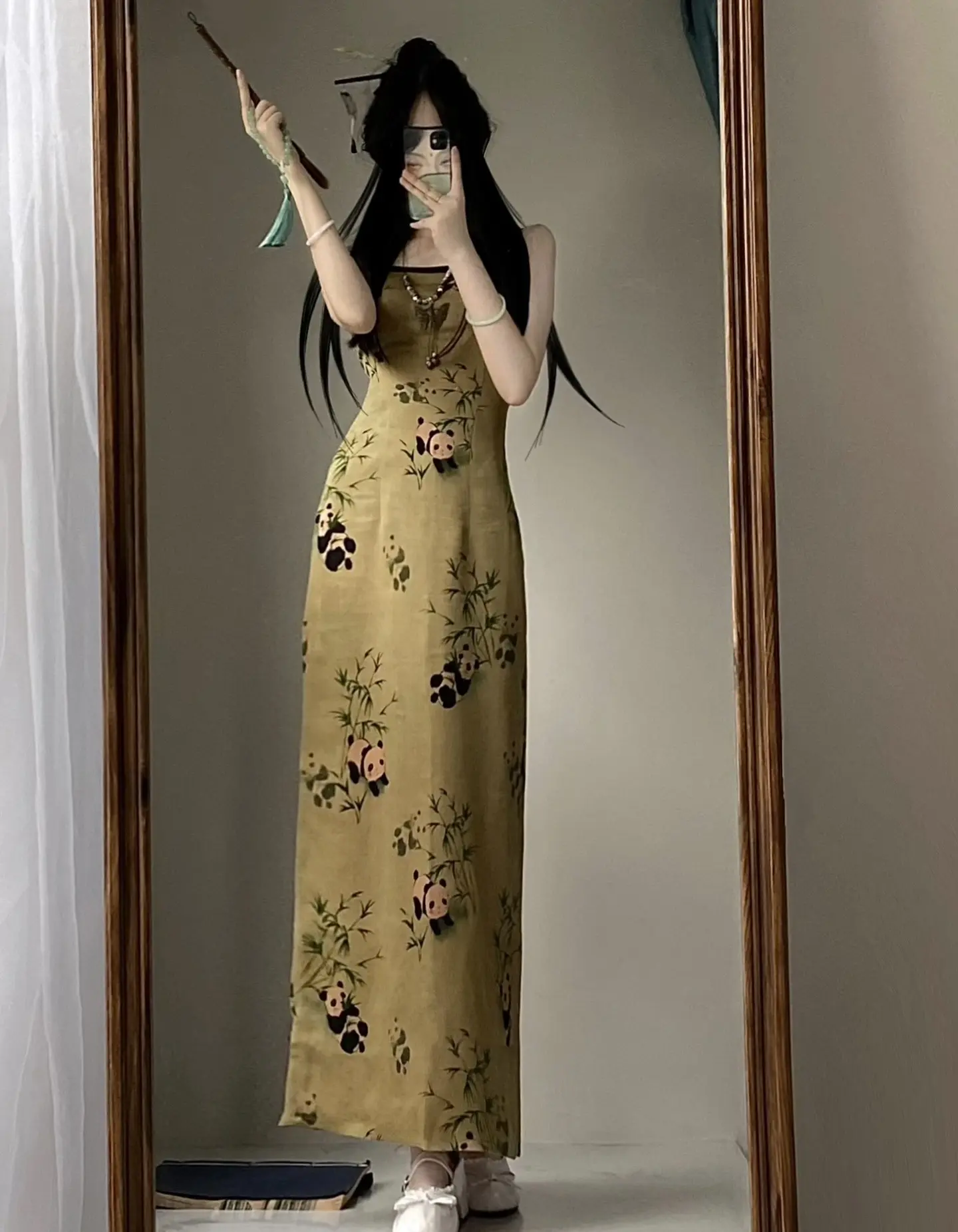 “我见青山多妩媚 料青山…”