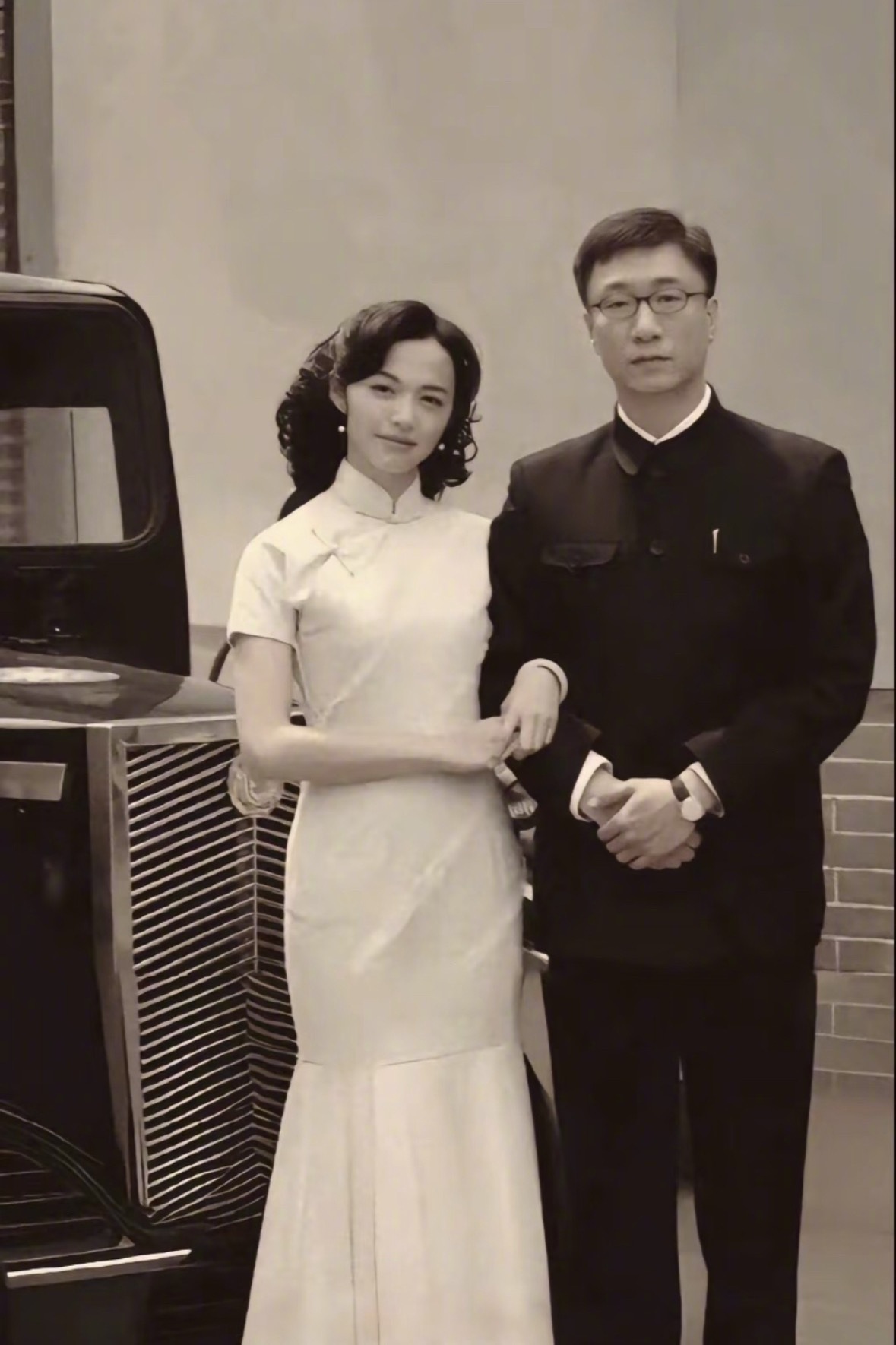 孙红雷当年凭借一部《潜伏》完成视帝大满贯，本身业务本领过硬，演技挑不出来一点刺儿