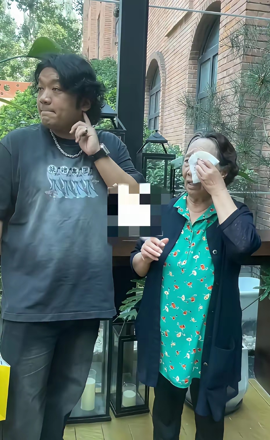 《家有儿女》的小雨怎么变成这样了​家有儿女的小雨尤浩然暑假期间来看姥姥。28岁的