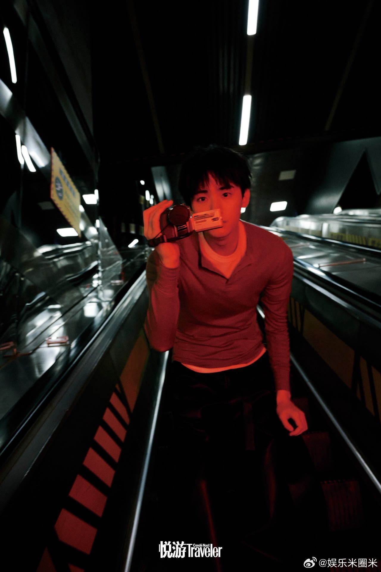 周翊然成名后首回重庆拍封面 少年归乡，镜头定格美好，周翊然成名后首回重庆拍摄悦游