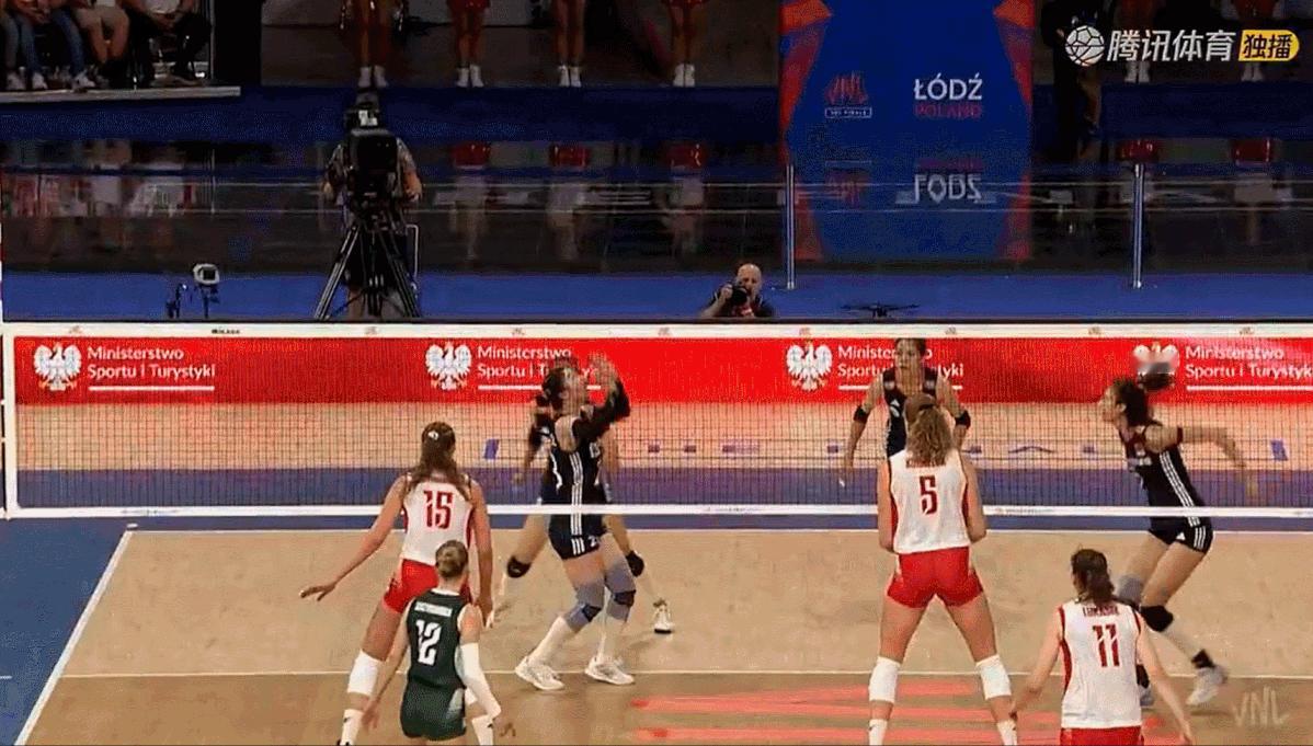 中国女排vs波兰女排2025世界女排联赛逆转领先咯！5-8连得5分，10-8 ​