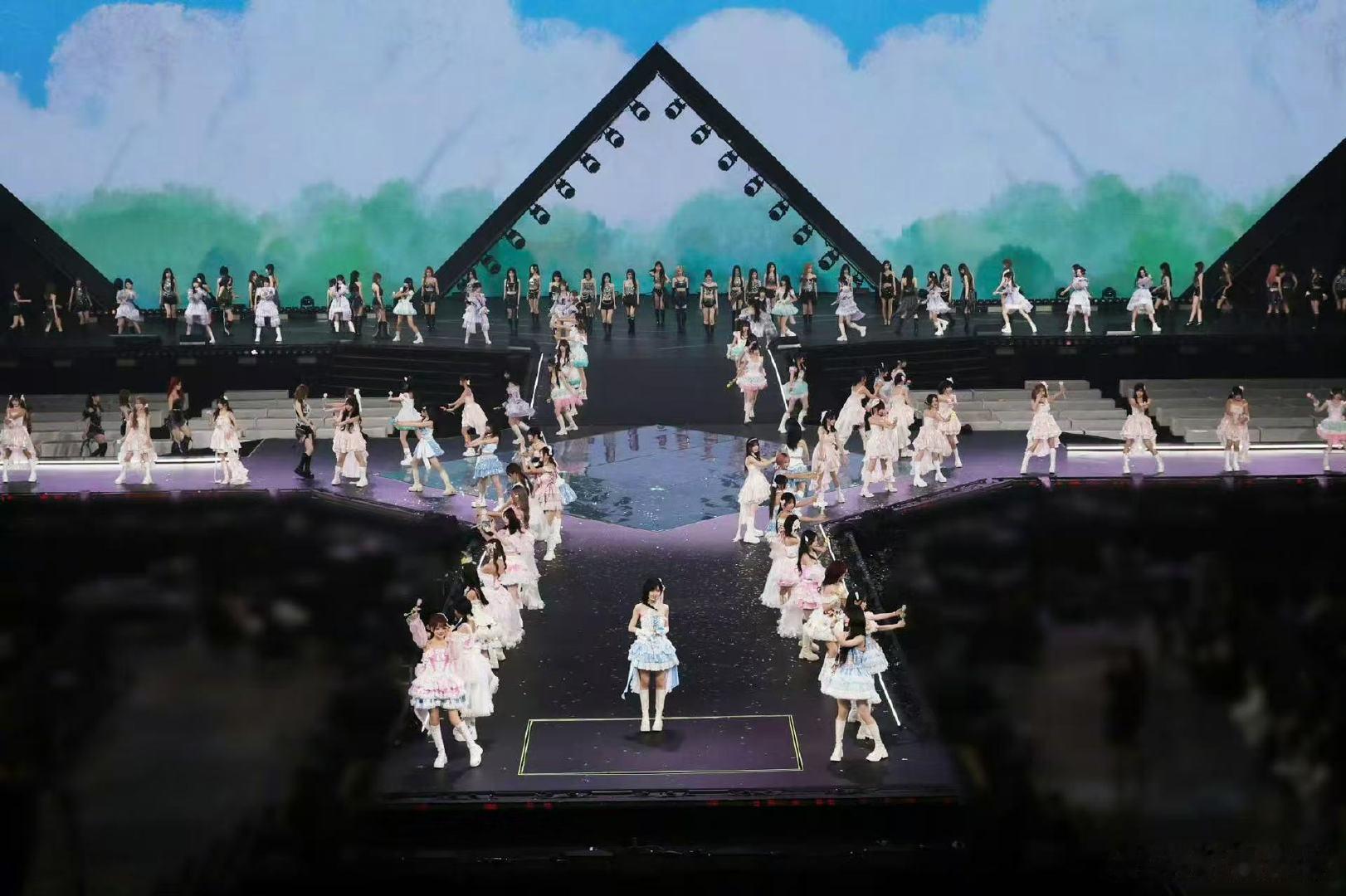 SNH48迎来了最佳赏味期SNH48女团迎来了最佳赏味期SNH48青春盛典属于塞