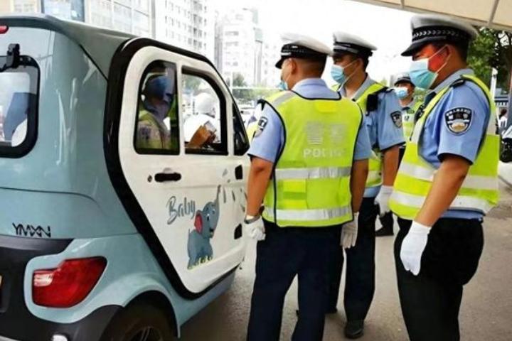 2026年，无驾照的老年人有福了，这“2种”车交警不查
 
2026年养老出行福