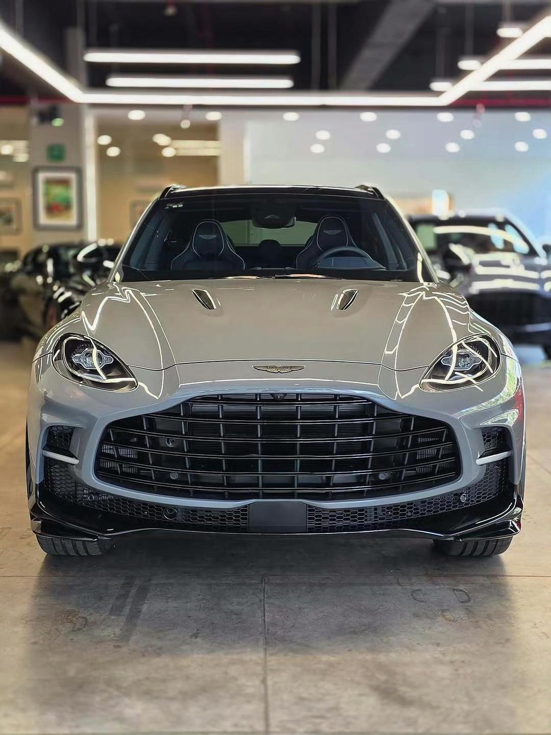 阿斯顿·马丁 DBX 707 🩶