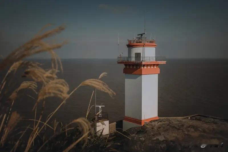 舟山守岛人招2男2女：2个月休4天 舟山守岛人招聘2男2女，工作2个月休4天。这