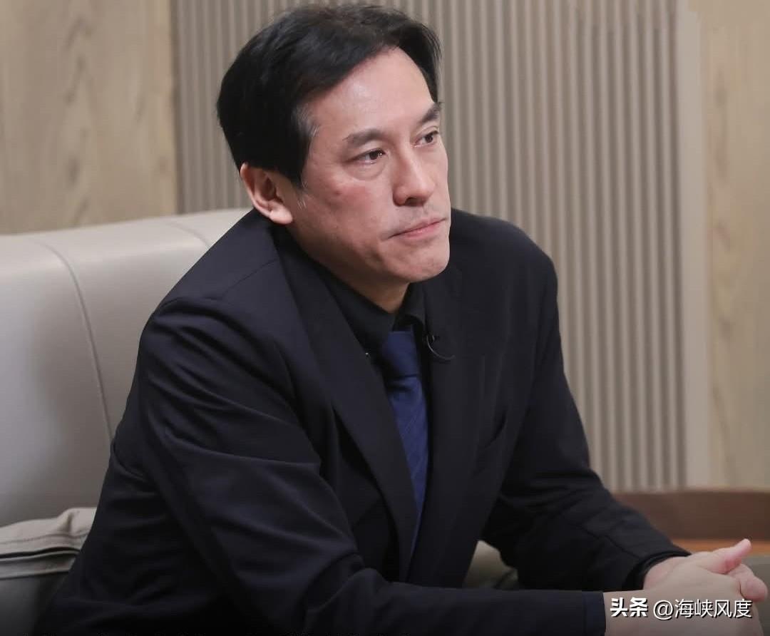 网友呛黄暐瀚帮执政党洗地，黄暐瀚情绪激烈：最反感“洗地”两个字，讨厌在野党！
