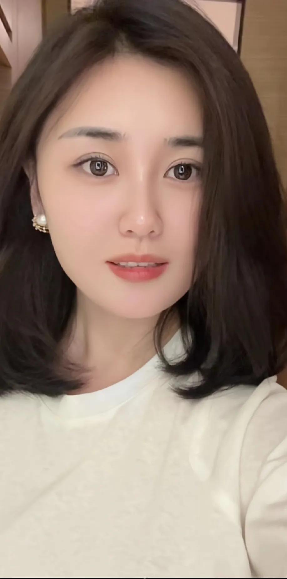 唐诗中较为经典的十首送别诗，你都会背不？
1. 《黄鹤楼送孟浩然之广陵》 李白