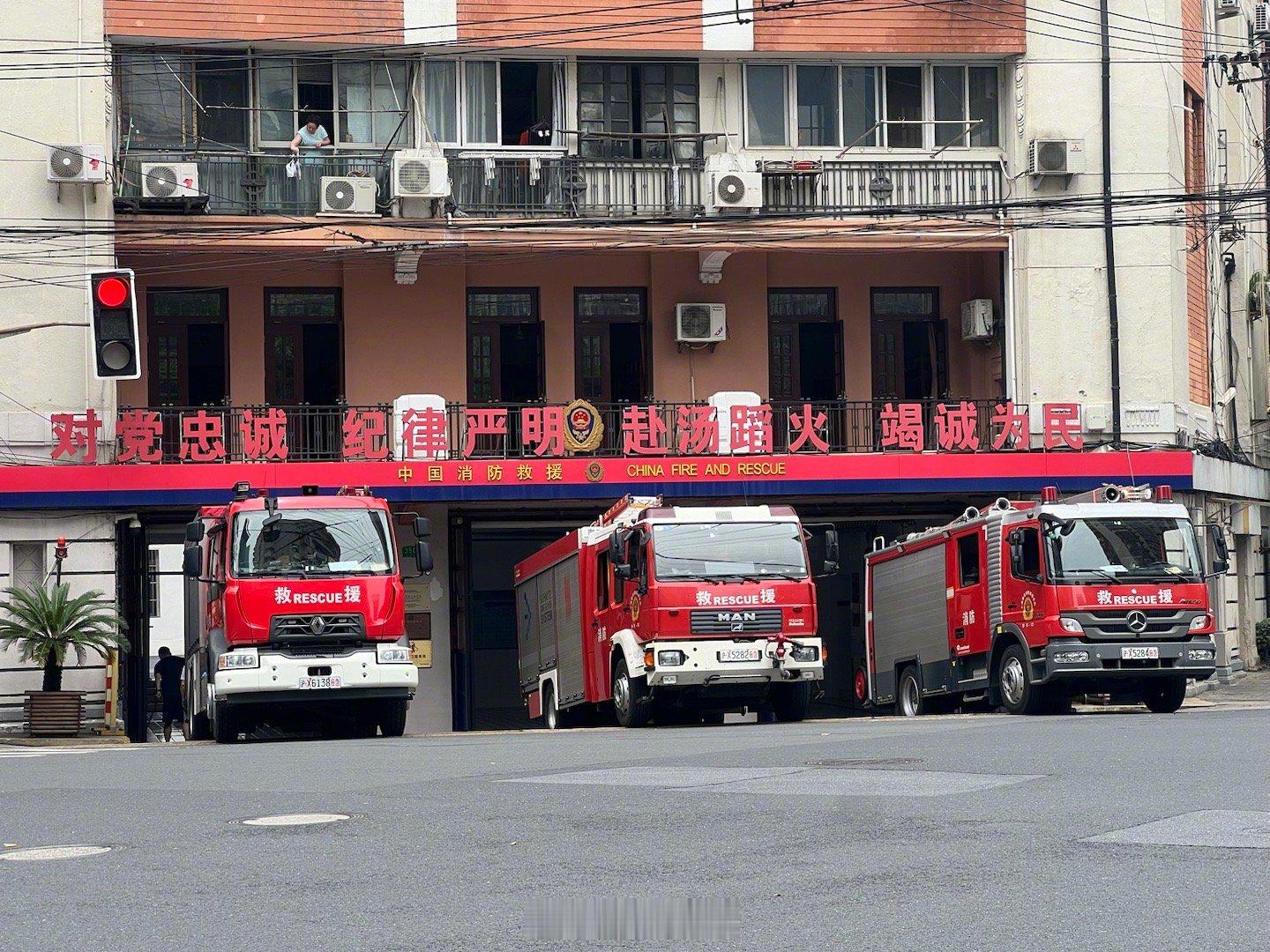 不懂就问，消防车为何有那么多进口品牌？  ​​​