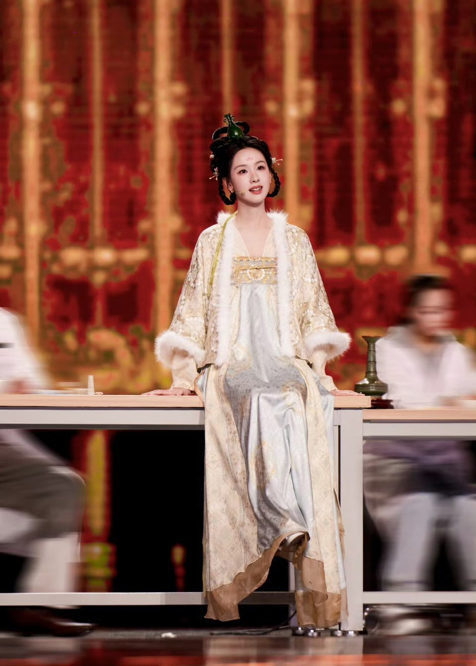 陈都灵琉璃瓶塑陈都灵陈都灵