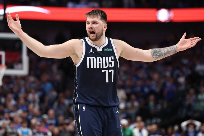 #欧文能否终止对绿军13连败#东契奇昨天赛后向队友们道了歉，他表示：“我告诉他们