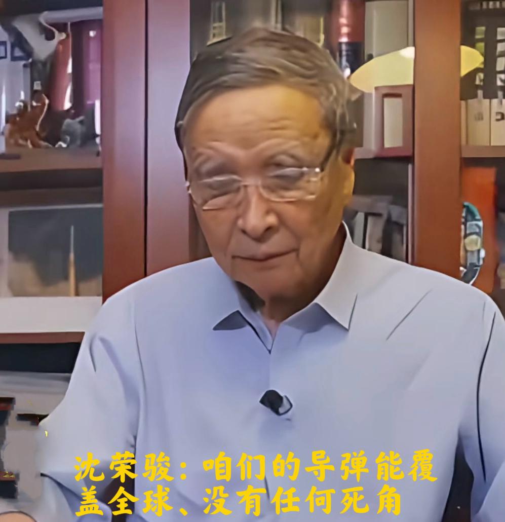 刚刚又刷到伊朗那边战火连天的画面，心里揪得难受。最揪心的是那些无辜的孩子，人生才