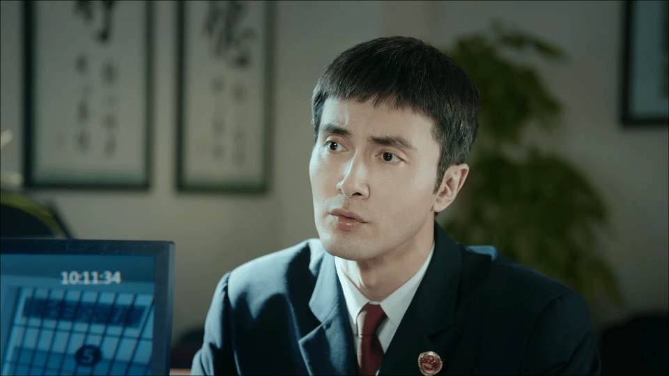 高伟光五月新叔  五月的神是高伟光！新剧里严肃认真的工作狂，私下宠妻无度，素颜颜
