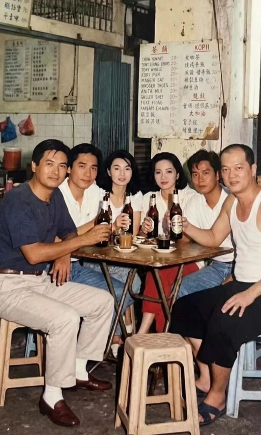 时光飞逝！这些聚餐的香港明星们，当年个个风华绝代！你能认出几位？