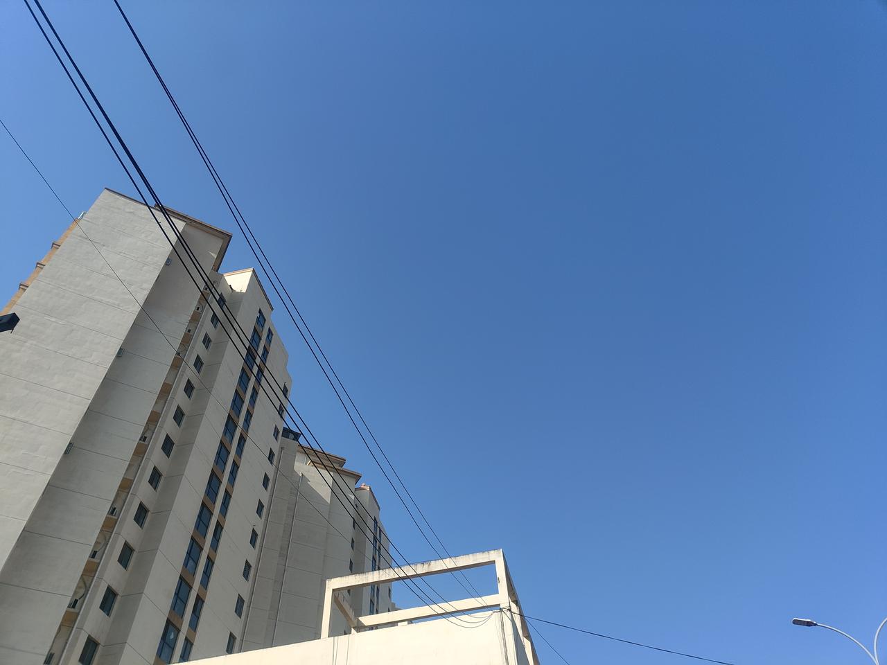 希望新年的天气每一天都能这么蓝。经历了2025年的人生比较挫折的一年，希望未来能