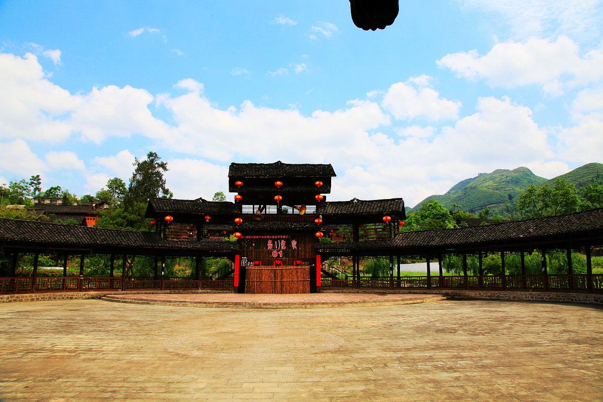 贵州旅游，黔北小众秘境仡佬古寨游玩攻略！
务川仡佬古寨
美景和美食推荐：
1、古