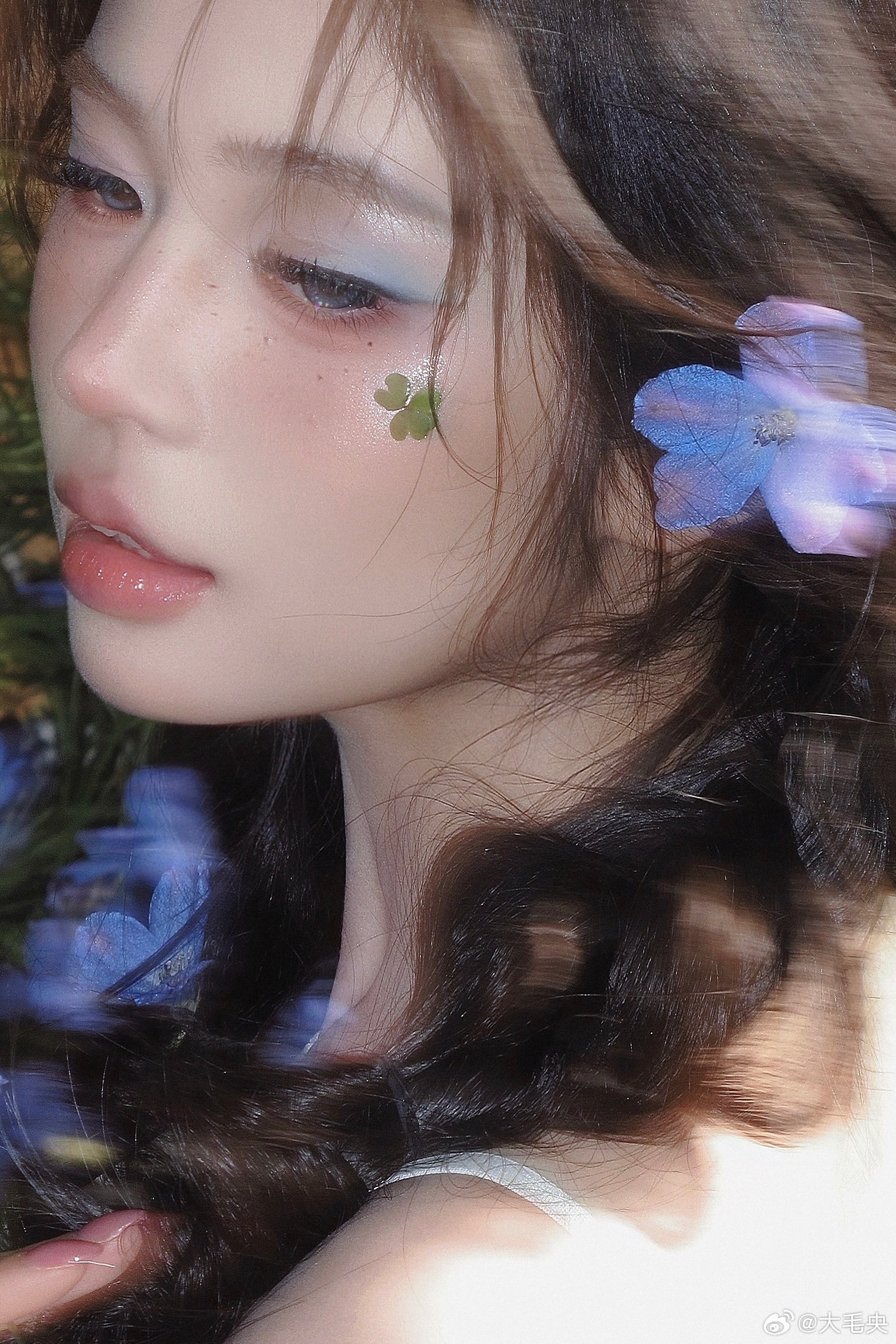 我与我周旋久 宁做我 