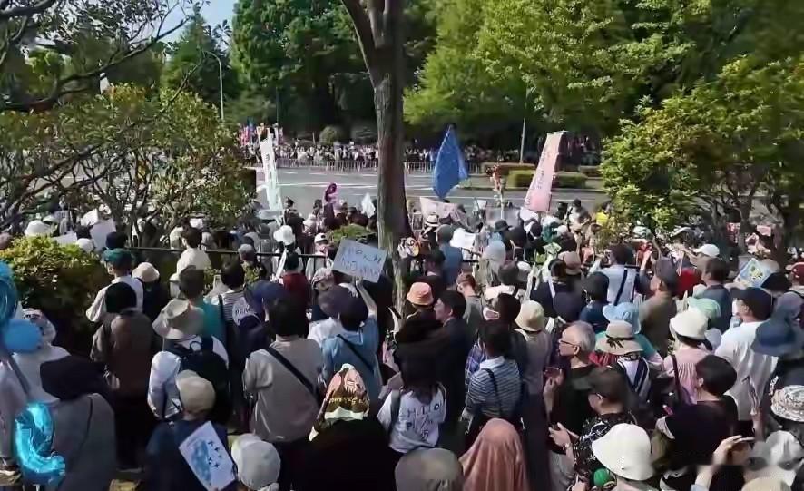 日本民众持续抗议！看高市对美军上等兵，嫌疑“杀人劫财”事件如何了难？

前几日，