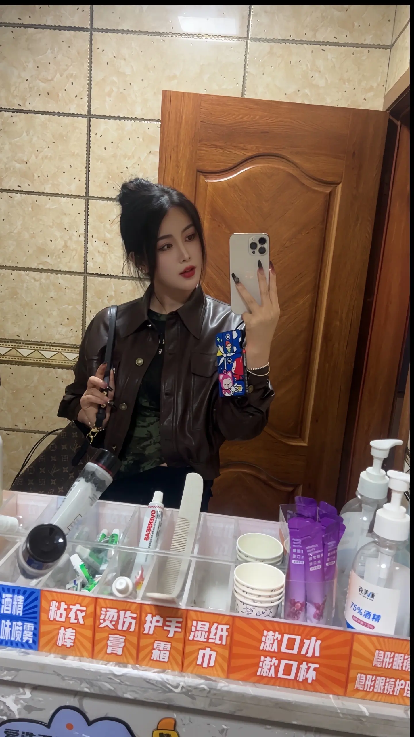 “花会沿路盛开，你以后的路也是”