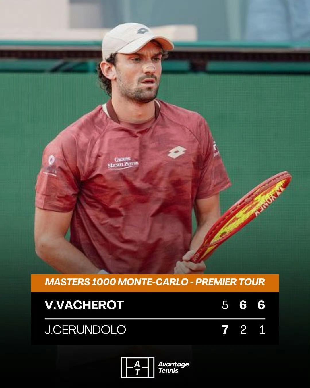 瓦舍罗5-7/6-2/6-1塞伦多罗！5-7/0-2落后时连下11局，瓦舍罗家门