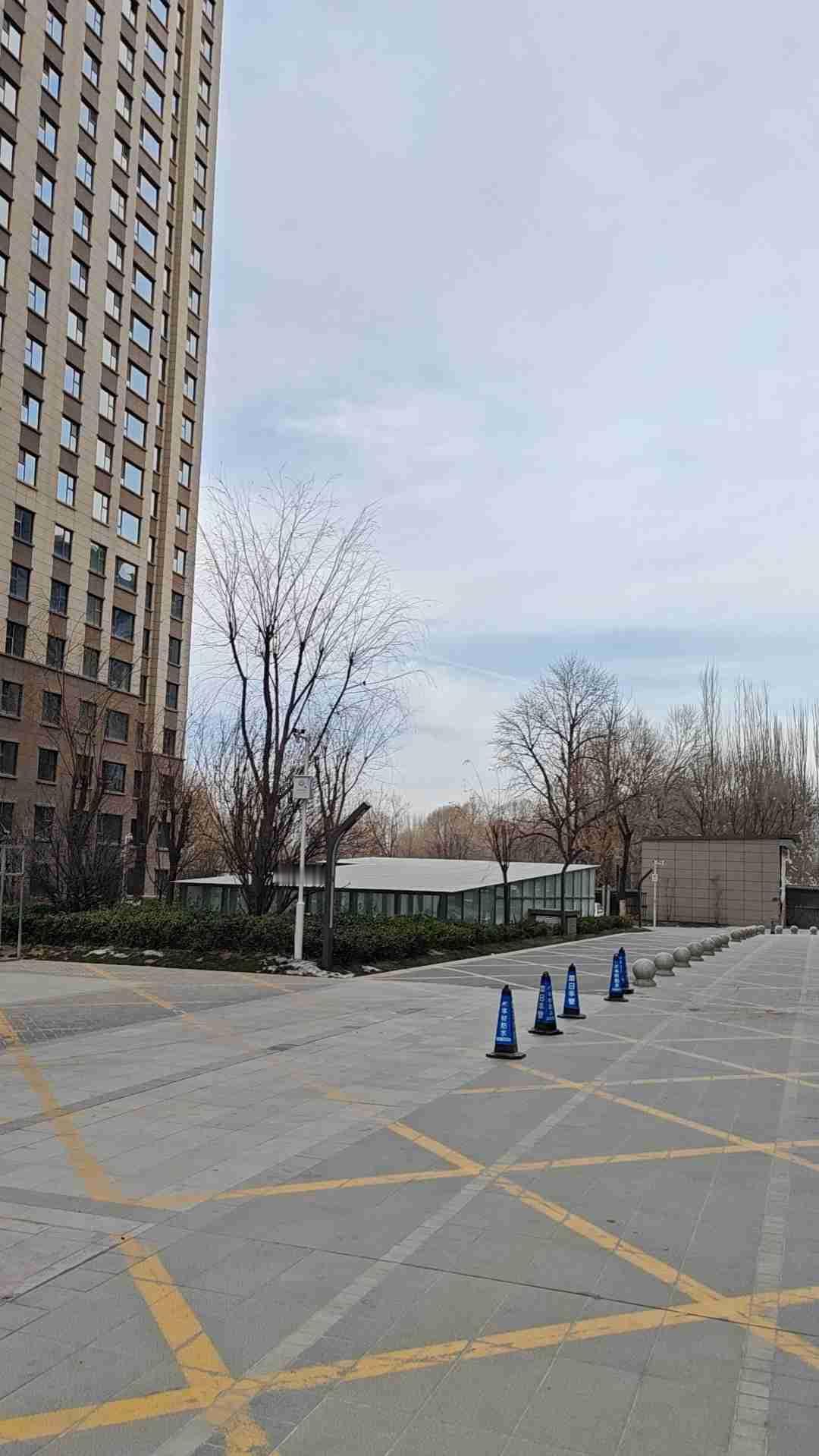 我的今日状态：😁轻松愉快
我这里的天气：☀️晴天
我认为有一个好天气才是轻松愉