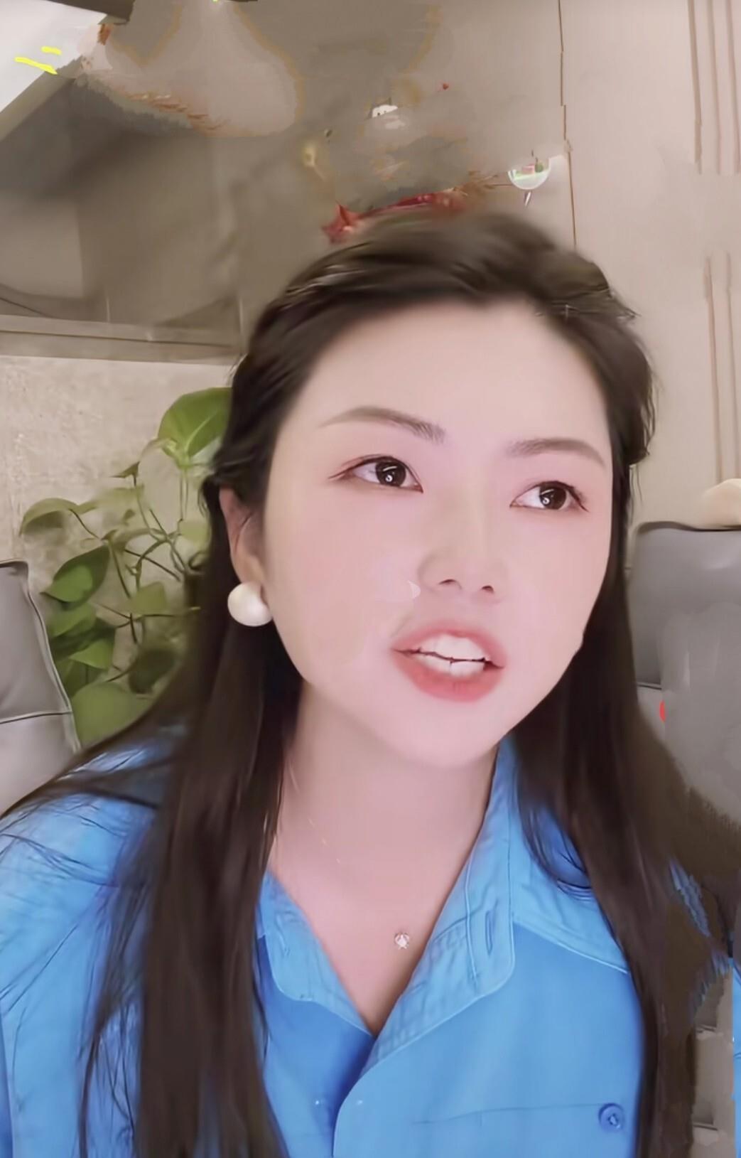 罗姣直播里一提起徐子葳就眉飞色舞，说到九歌却恨得牙痒痒，这反差也太扎眼了。徐子葳
