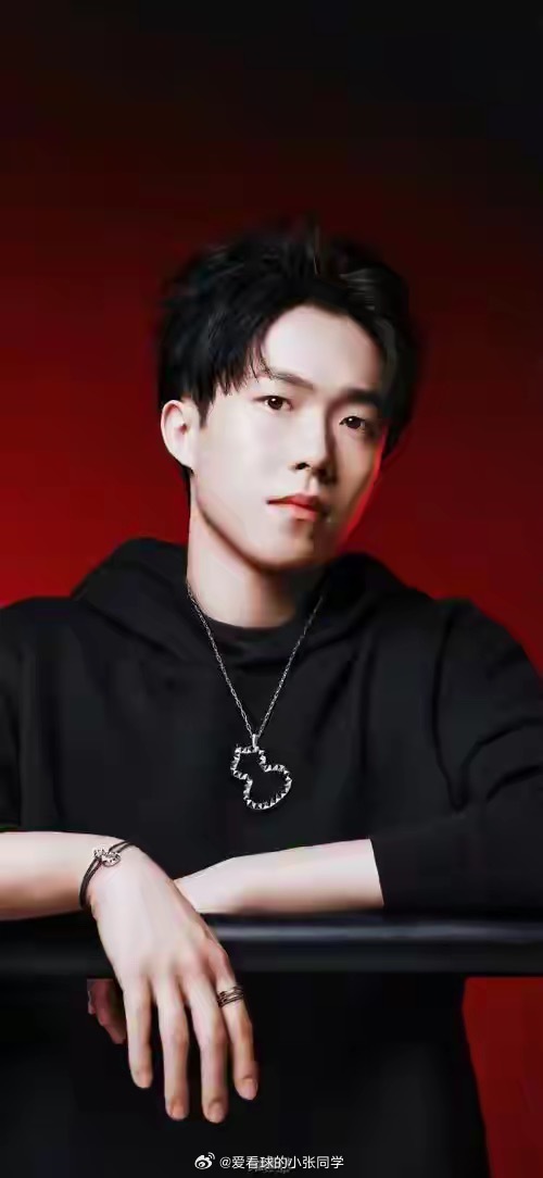 王楚钦能扛起中国男乒大旗吗？结论：能，而且现在已经在扛，只是扛得有点累。截至20