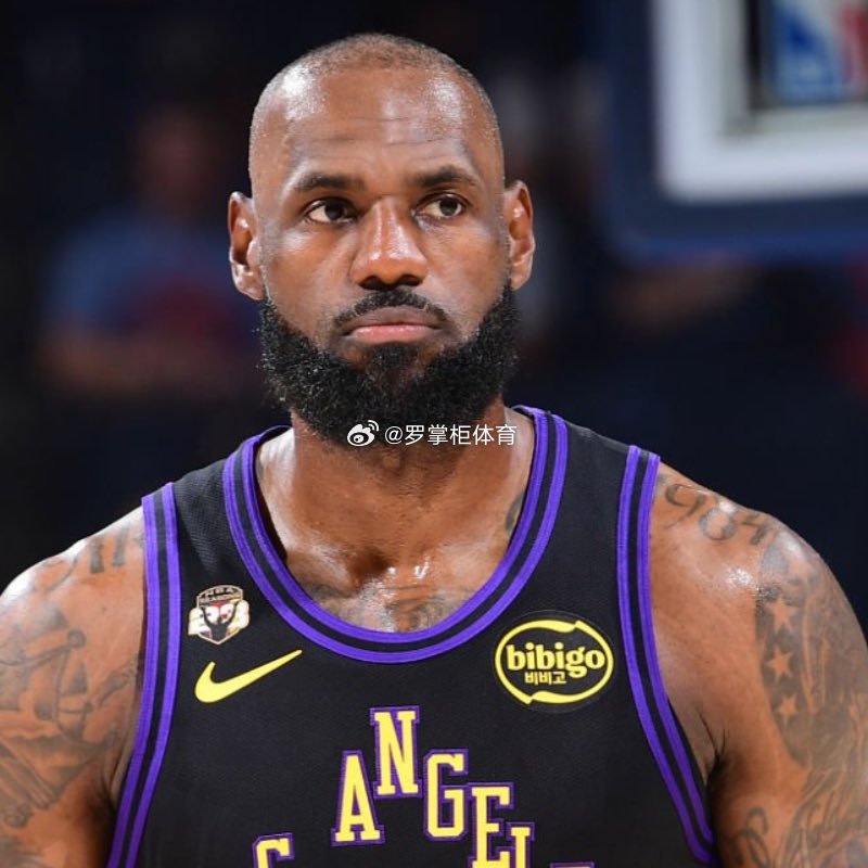 勒布朗·詹姆斯今晚👑 26分钟👑 13 分👑 6个篮板👑 2次助攻👑 