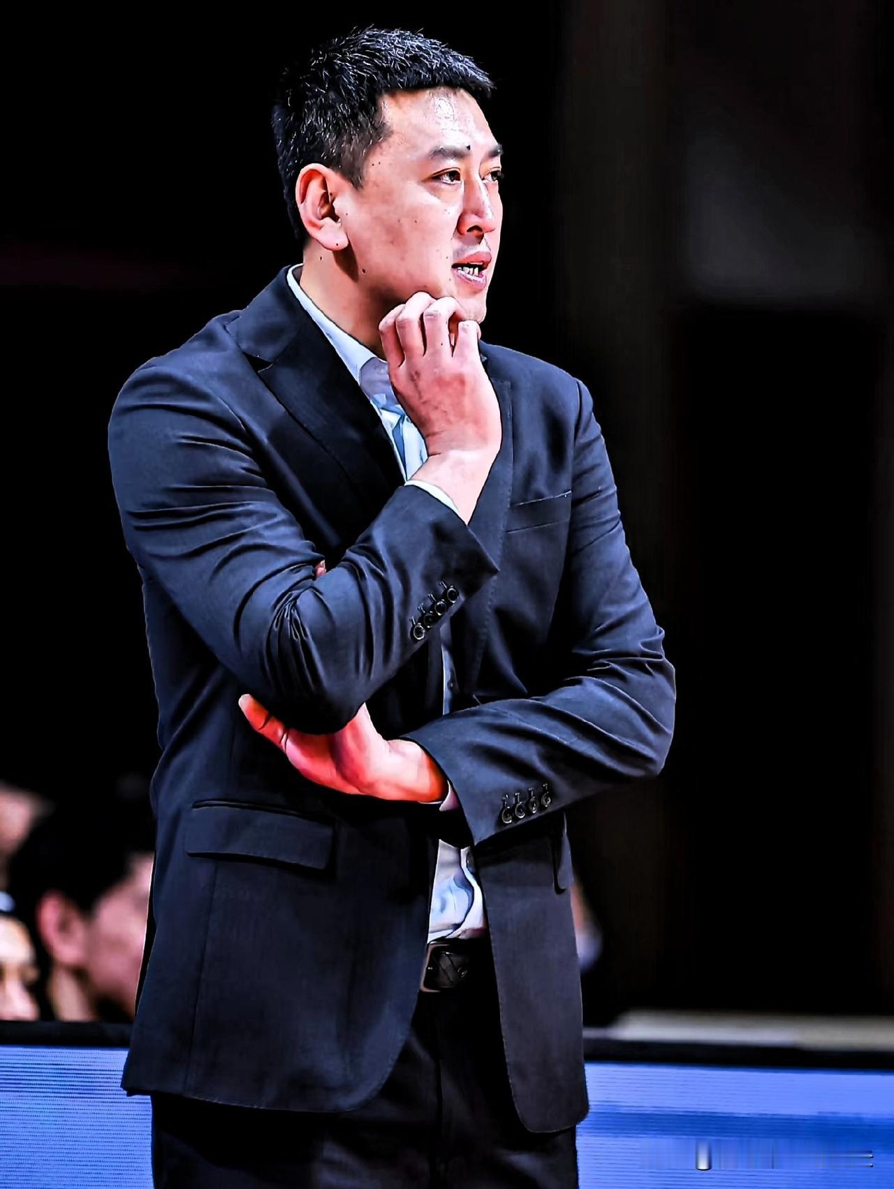 随着王世龙跻身同曦队主教练，CBA联盟的辽宁籍主帅已达9人！
一，王世龙【同曦主