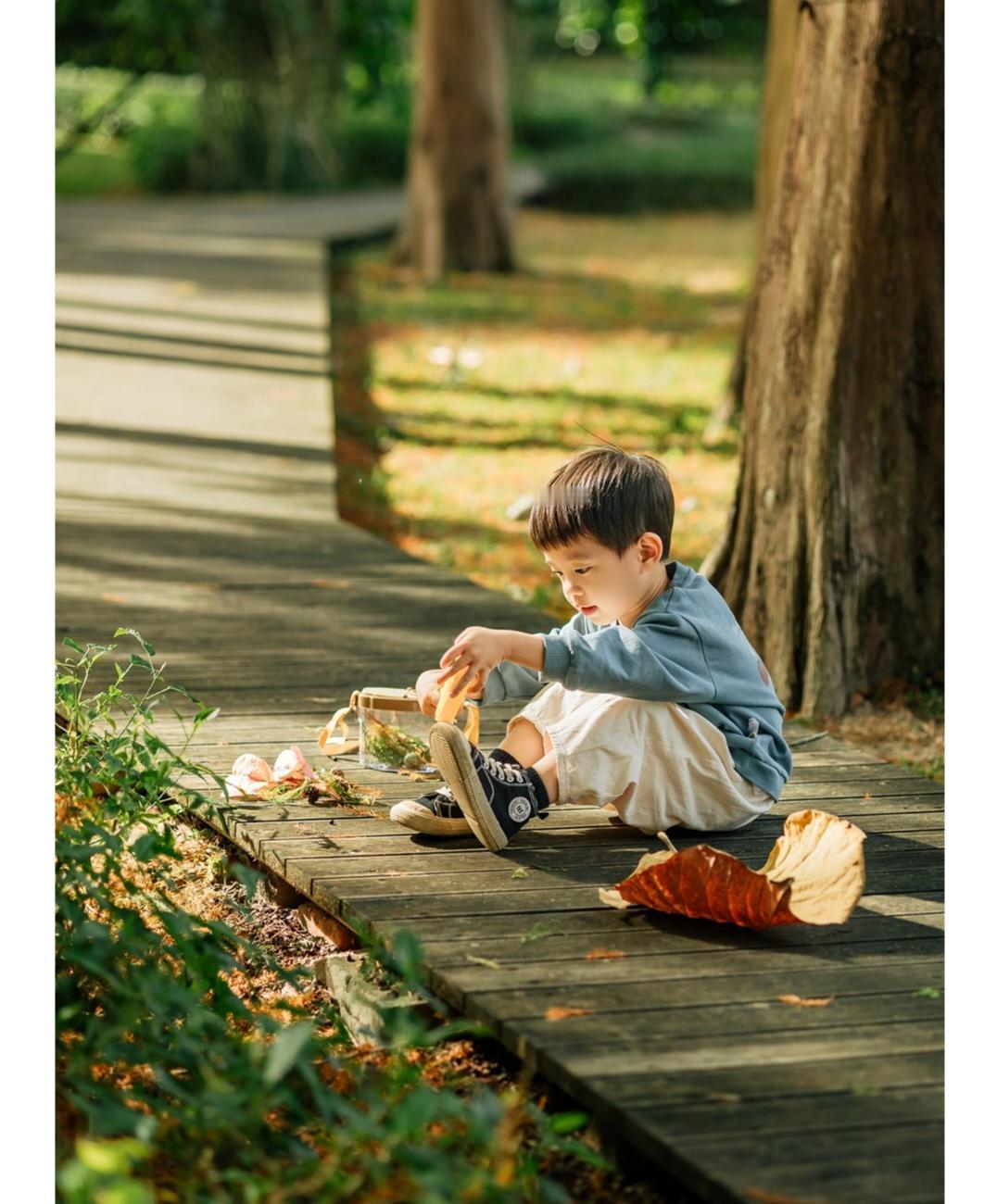 妈妈们的焦虑
你发现了没有？
其实
都是因为
担心
孩子吃不饱穿不暖长的不健康