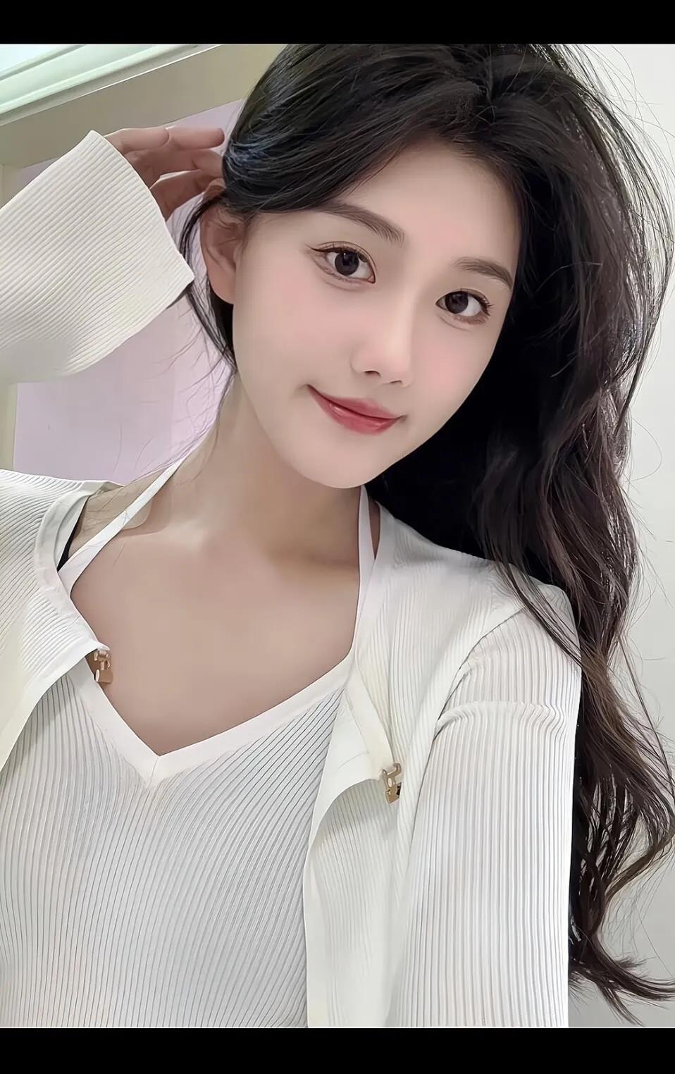 温柔甜美的白衬衫自拍，元气满满的一天！街拍 高清美女