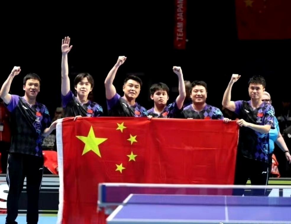 我们是最优秀的，最团结的！
伦敦世乒赛结束，国乒凯旋归来，不久主教练王皓宣布：王